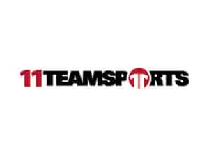 Logo von 11TEAMSPORTS mit roter „11“ und schwarzem „TEAMSPORTS“, mit einem roten Symbol innerhalb des „T“ von „SPORTS“, das an das dynamische Gewerbeflächen-Design erinnert.