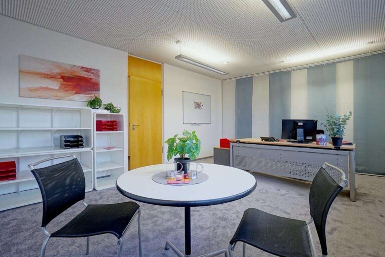 12 Bürofläche