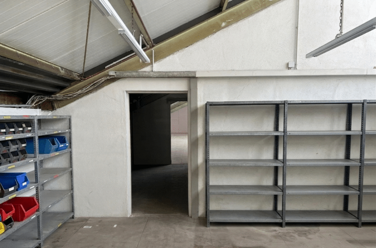 Büro-/Lagerfläche