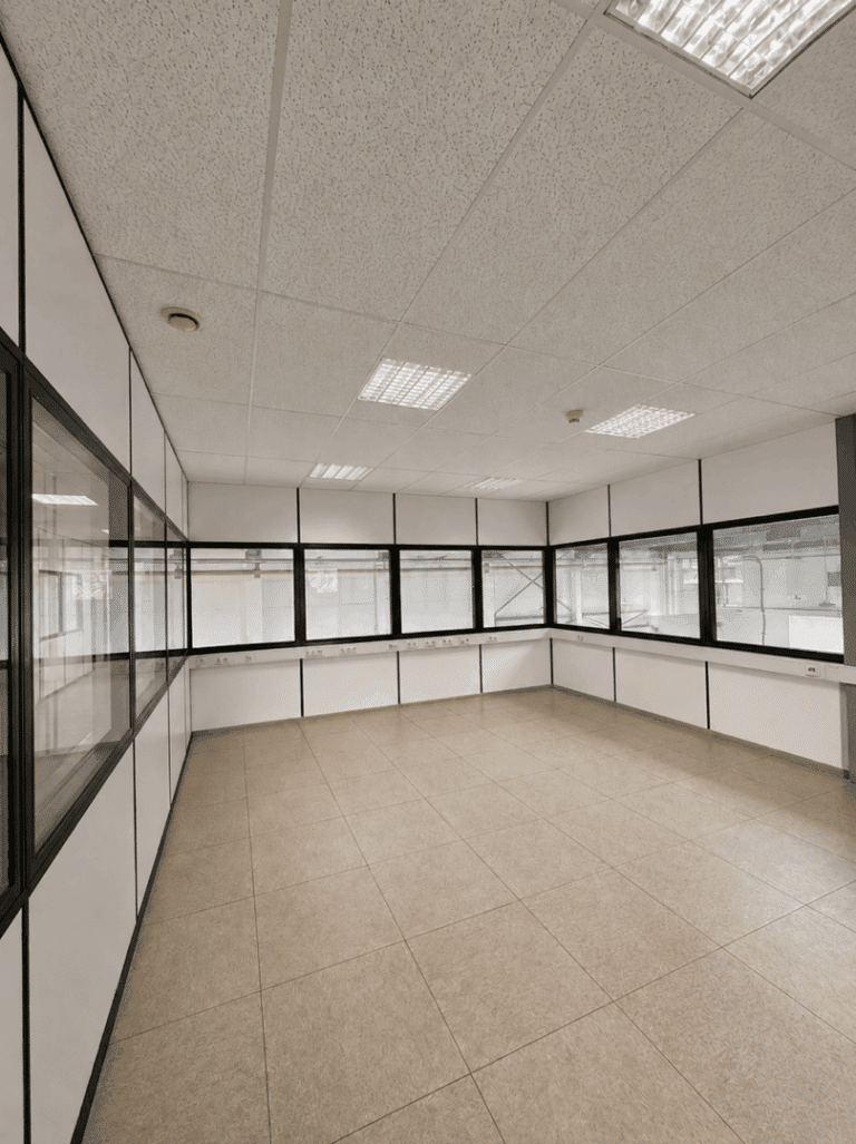 Büro mit Blick in Halle