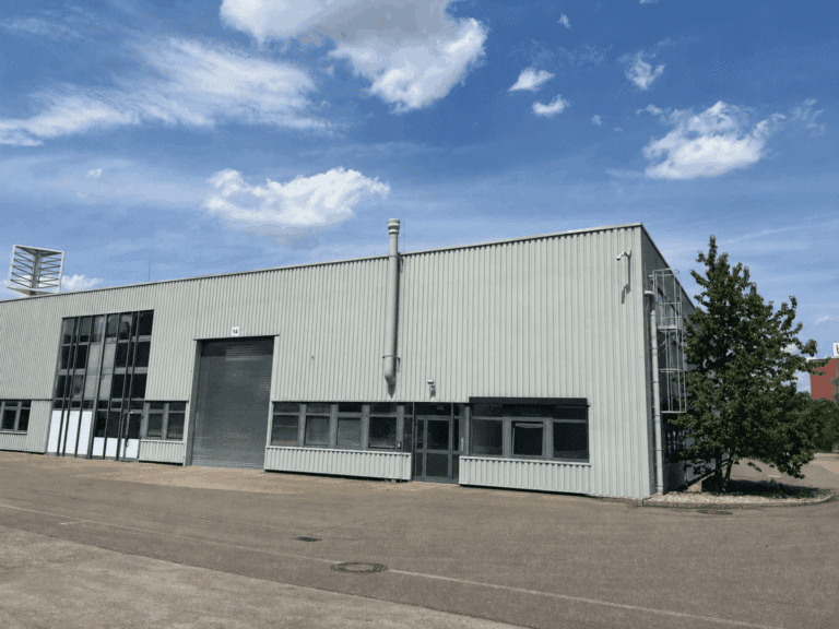 Hallen Front