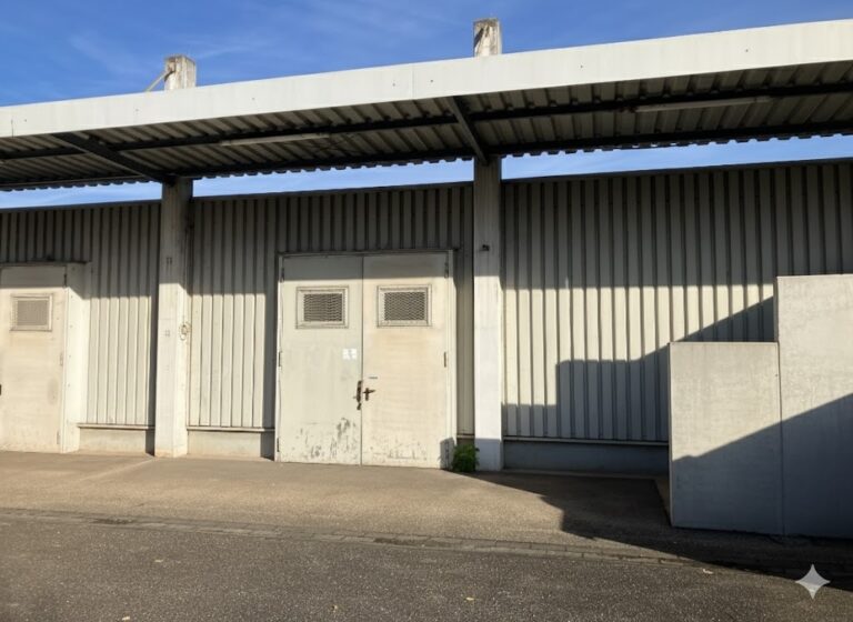 Musterfoto Hallenfront
